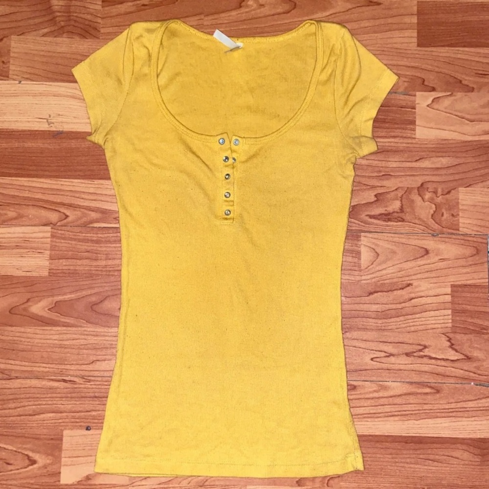 (Donating) Short Sleeve Fitted Top